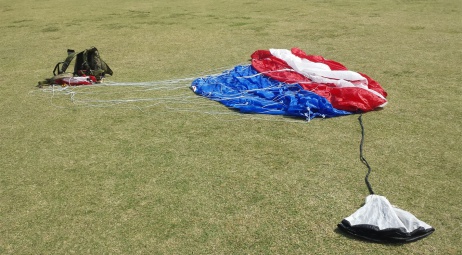 Le parachute d'un parachutiste américain ;)
